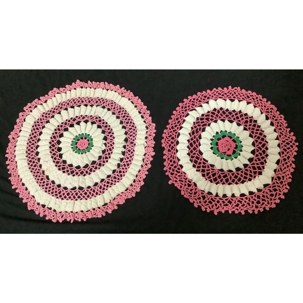 Estate Set of 11 Vintage Doilies Hand Crocheted White Ruffles Pink Roses Cottage - Picture 5 of 6
